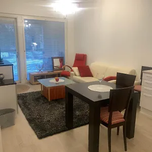 Modern Nearby Airport Apartment